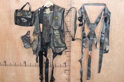 (4) Camouflage Items of Hunting Gear (ONE$)