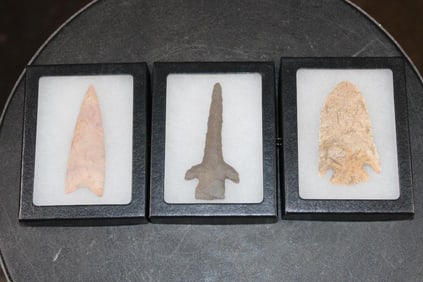 (3) Prehistoric Native American Indian ARROWHEADS (ONE$)