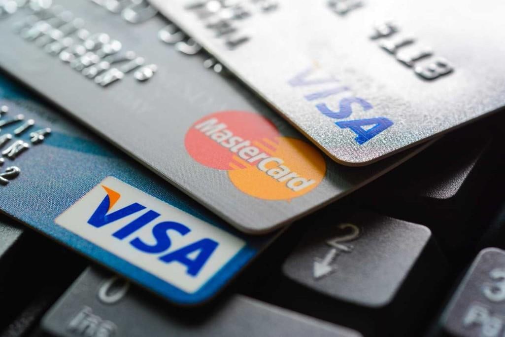 PAYMENT: PAYMENT A Credit Card must be on file with your bidding platform. (Proxibid, Live Auctioneers, Invaluable or Zip Auctions). That credit card will automatically be charged within 24 hours after th