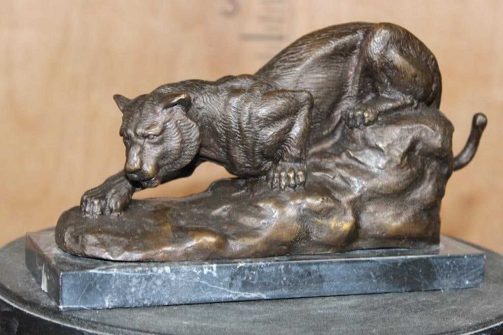 Stalking COUGAR Bronze Sculpture on a Marble Base, Weight: 6 lbs: Stalking COUGAR Bronze Sculpture on a Marble Base. It measures 11" Long x 3.75" Wide x 6" Tall and the Total Weight is 6 lbs 14 oz. COLLECTIBLE BRONZE ART SCULPTURES 