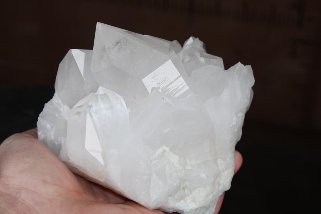 Natural Arkansas CLEAR QUARTZ CRYSTAL Specimen, Weight: 3 lbs: Beautiful and Clear Arkansas QUARTZ CRYSTAL Specimen. It has several nice sharp points. It measures 6" Long x 4.5" Wide x 4.5" Tall and the Total Weight is 3 lbs 15 oz. Arkansas is world-renowned for