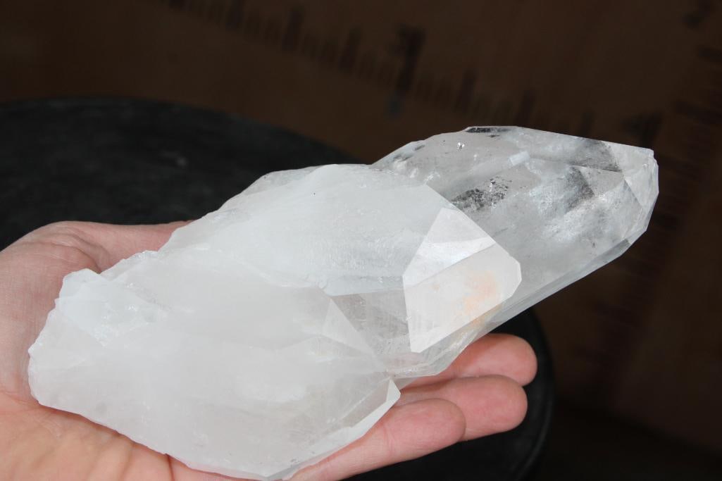 Natural Arkansas CLEAR QUARTZ CRYSTAL Specimen, Weight: 2 lbs: Natural Arkansas Clear QUARTZ CRYSTAL Specimen with a sharp point. It measures 5.5" Long x 3.5" Wide x 5.5" Long and the Total Weight is 2 lbs 10 oz. Arkansas is world-renowned for its mined quartz cr