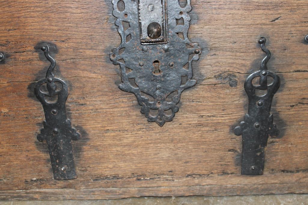 Antique 18th Century European Oak Immigrant TRUNK with the Key and Forged Hardware - 10