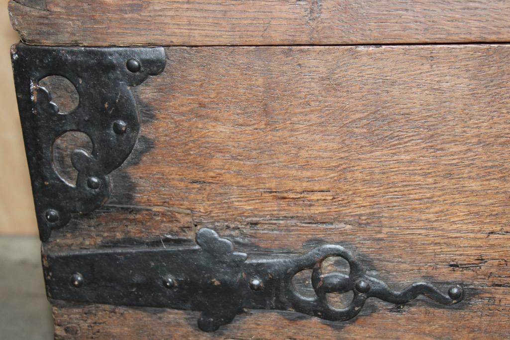Antique 18th Century European Oak Immigrant TRUNK with the Key and Forged Hardware - 8
