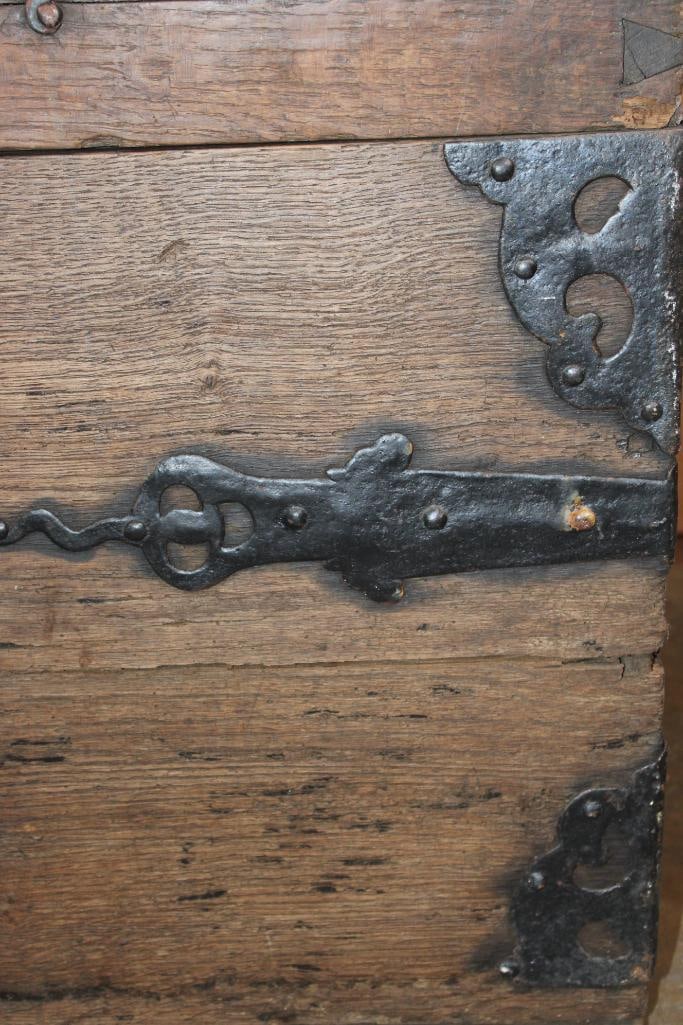 Antique 18th Century European Oak Immigrant TRUNK with the Key and Forged Hardware - 9