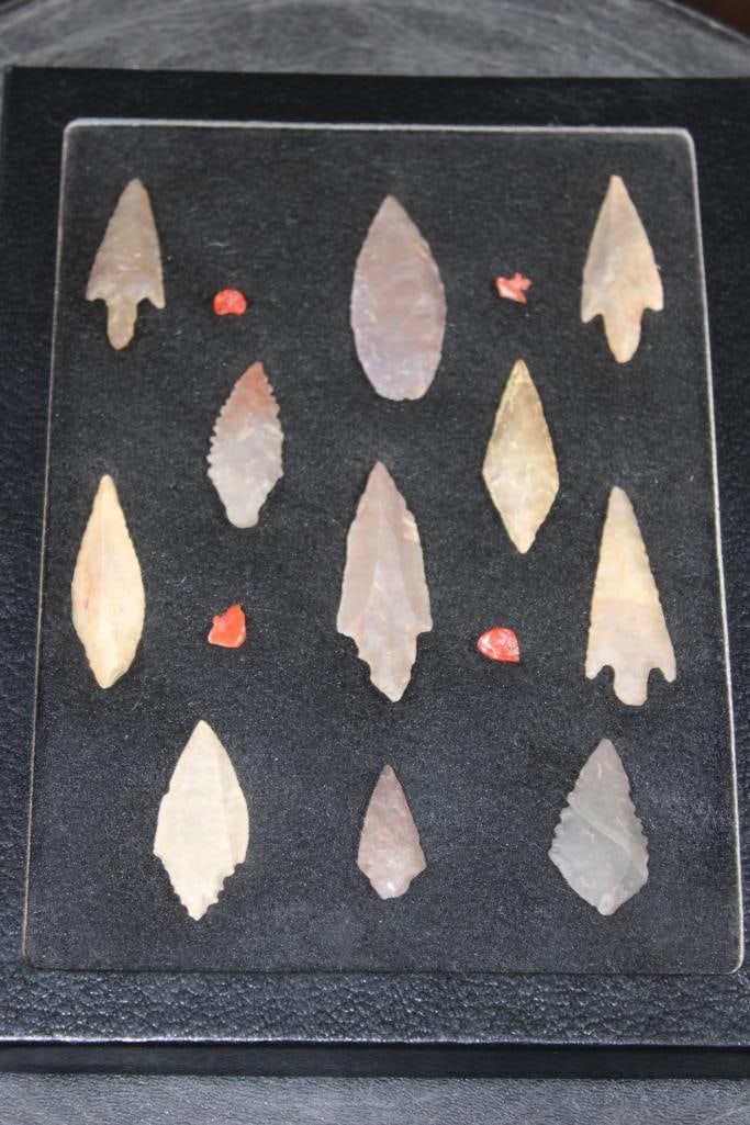 11 Prehistoric Native American PROJECTILE POINTS or ARROWHEADS in a Display Case with 4 Pieces of (1 of 5)