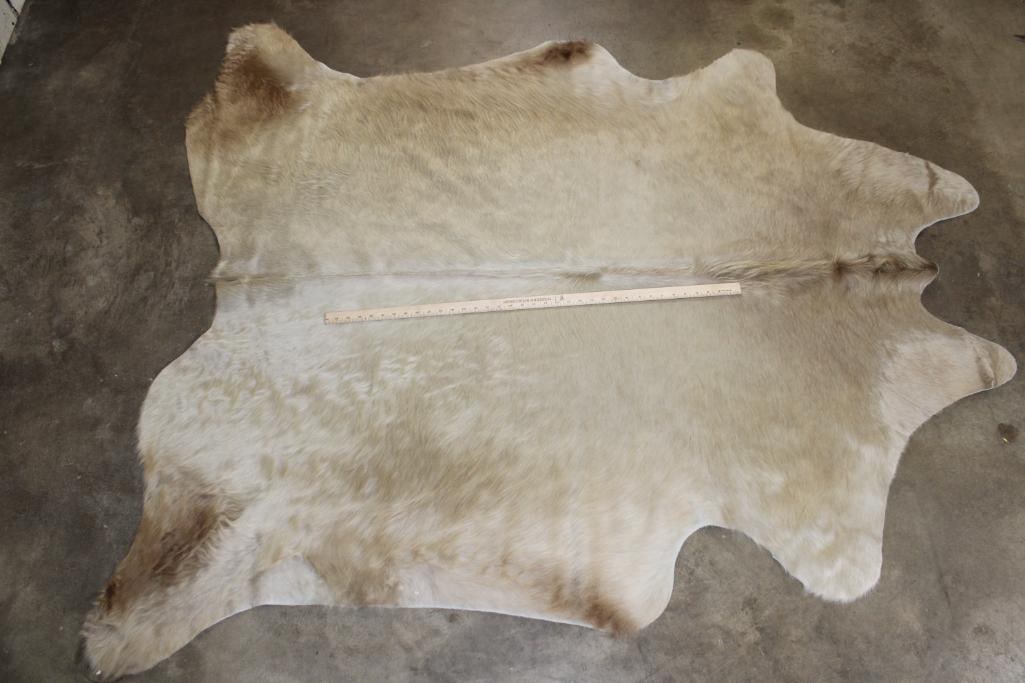 *Brand New* "Champagne" Blonde and Tan COWHIDE or COWHIDE RUG - 2