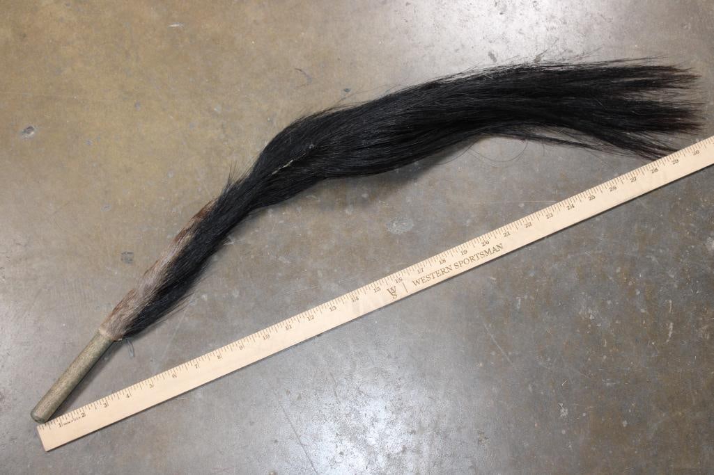 BLUE WILDEBEEST Tail Swatter with a Wood Handle - 3