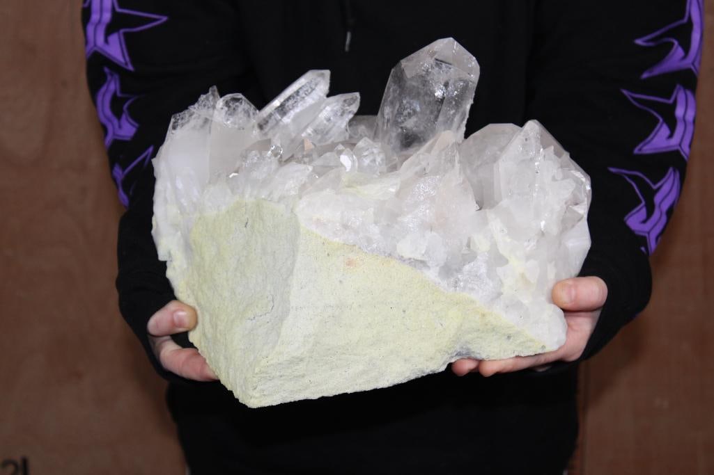 XXL Natural Arkansas CLEAR QUARTZ CRYSTAL Cluster on GREEN CHLORITE Specimen, Weight: 18 lbs: Very Nice XXL Natural Arkansas CLEAR QUARTZ CRYSTAL Cluster on GREEN CHLORITE Specimen. It measures 11" Long x 9" Wide x 7.75" Tall and the Total Weight is 18 lbs 3 oz. The specimen has amazing sharp