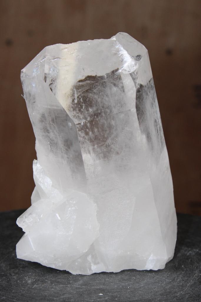 Big Natural Arkansas CLEAR QUARTZ CRYSTAL Specimen, Weight: 5 lbs: Big Natural Arkansas Clear QUARTZ CRYSTAL Specimen. It measures 5" Long x 3.5" Wide x 6.75" Tall and the Total Weight is 5 lbs 3 oz. Arkansas is world-renowned for its mined quartz crystals,