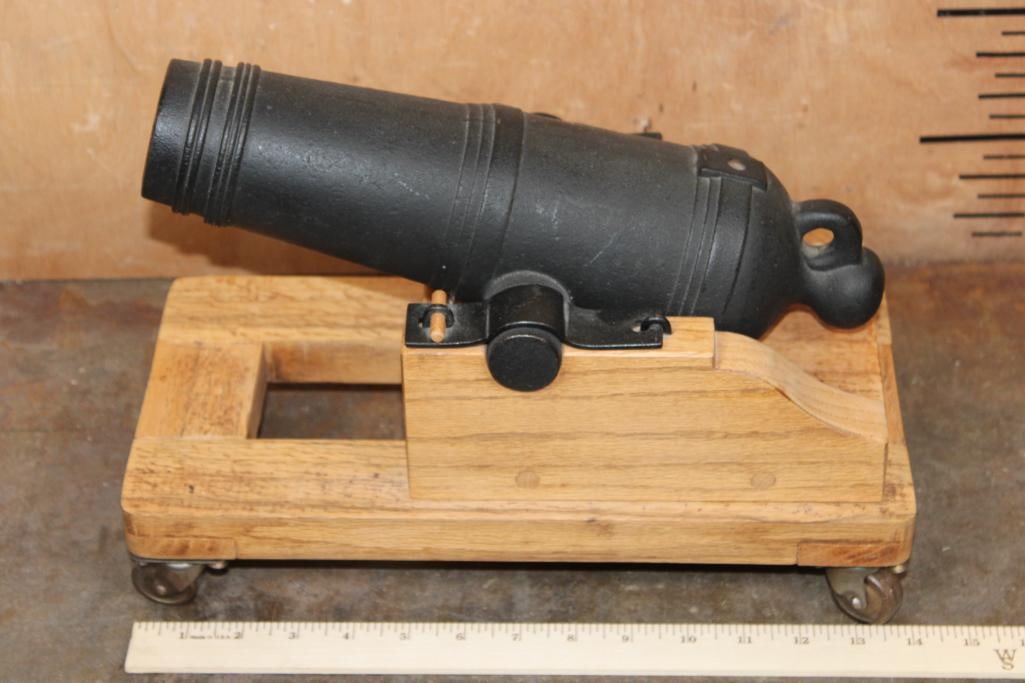 Model Cast Iron CARRONADE Naval CANNON on a Base with Wheels - 2