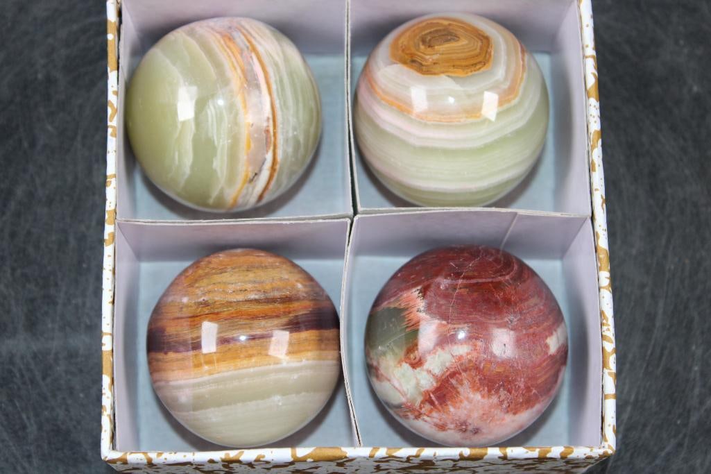 (4) Polished BANDED ONYX Mineral Spheres, Weight: 1 lb - 5