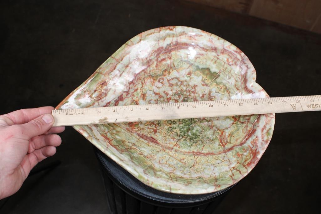 Big Heart Shaped Bowl Carved from a single piece of BANDED ONYX - 2