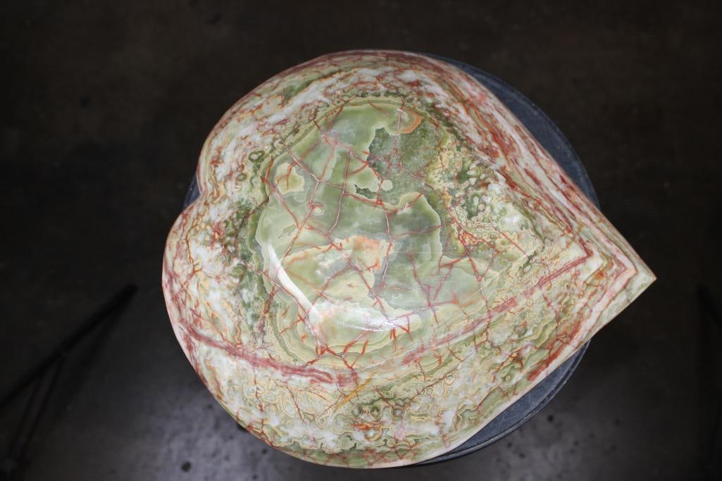 Big Heart Shaped Bowl Carved from a single piece of BANDED ONYX - 6