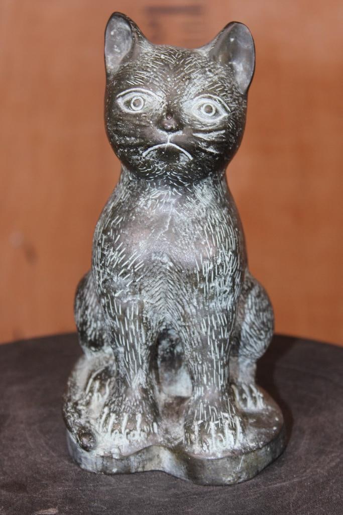 Little Sitting CAT Bronze Sculpture, Weight: 3 lbs: Little Sitting CAT Bronze Sculpture. It measures 8" Tall x 6.5" Long x 4.25" Wide and the Total Weight is 3 lbs 12 oz. COLLECTIBLE BRONZE ART SCULPTURES 
