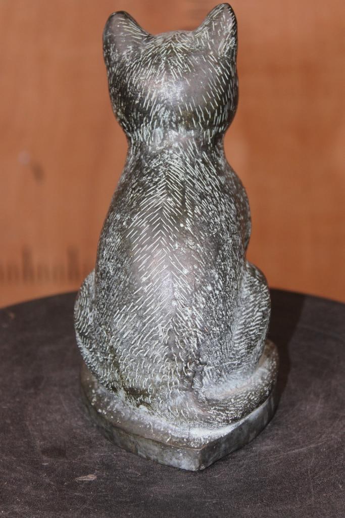 Little Sitting CAT Bronze Sculpture, Weight: 3 lbs - 4