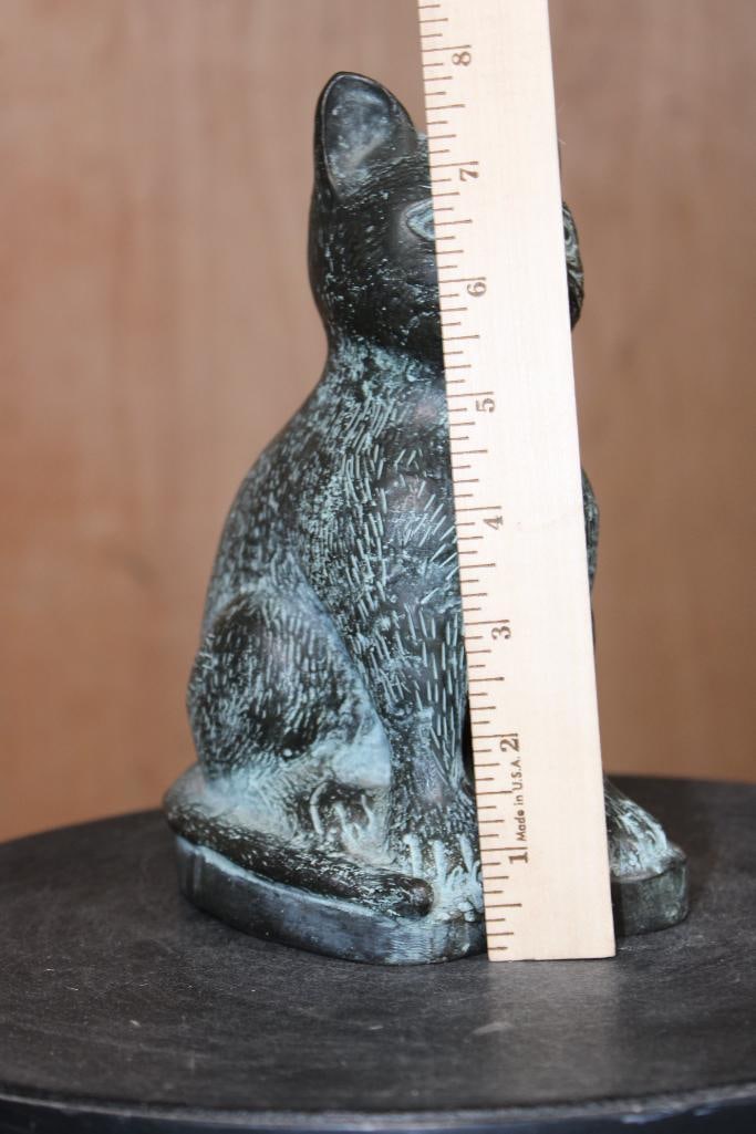 Little Sitting CAT Bronze Sculpture, Weight: 3 lbs - 5