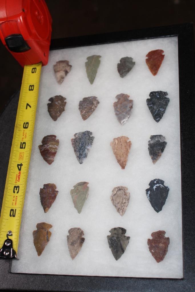 (20) Native American ARROWHEADS or Projectile Points in a Display Case: 20 Native American ARROWHEADS or Projectile Points. They are hand-knapped agate, jasper and flint and measure approximately 1" to 1.5" Long each. They are displayed in a Case with Glass that