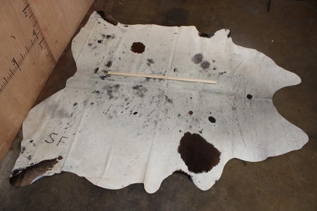 *Brand New* Speckled COWHIDE or COWHIDE RUG with a Brand - 2