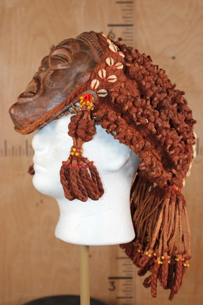 Chokwe MWANA PWO Mask from Central Africa with Cowrie Shells - 3