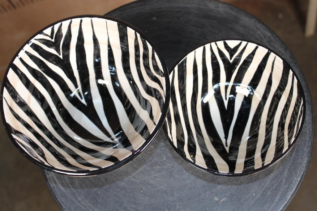 (4) Hand-painted Ceramic Bowls from Zimbabwe created by artist Miriam for Nivex Africa - 7