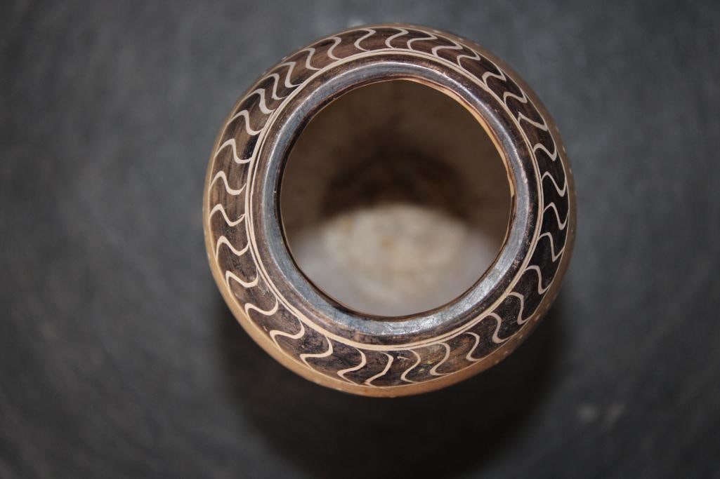 Hand-carved Zebra SOAPSTONE VASE from the Kisii Region of Kenya - 5