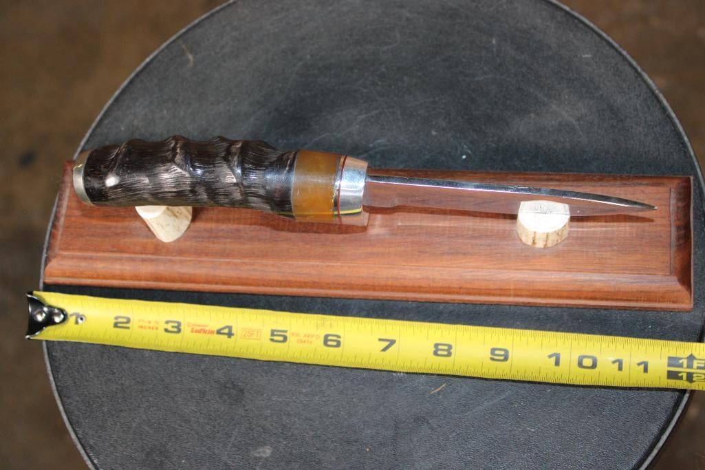 Handmade Custom "Nolan Brothers" KNIFE with an IMPALA Horn Handle with a "Hawkins" Antler Stand - 7