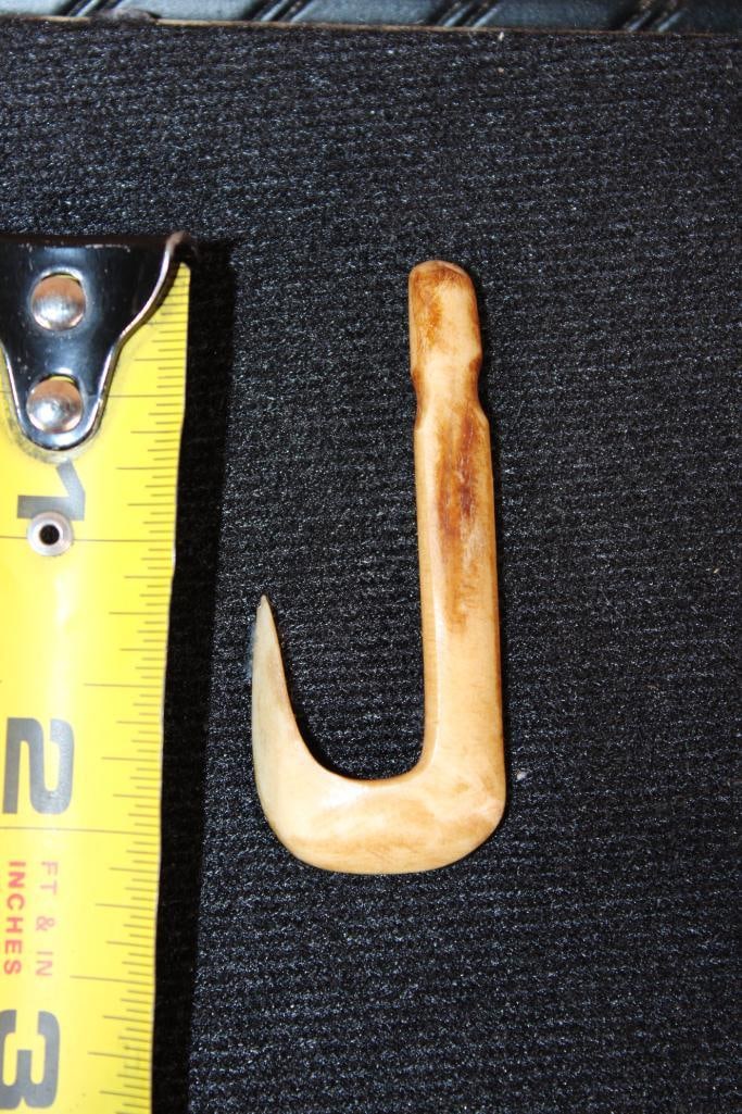 (5) Primitive Bone and Wood FISH HOOKS in a Display Case - 4