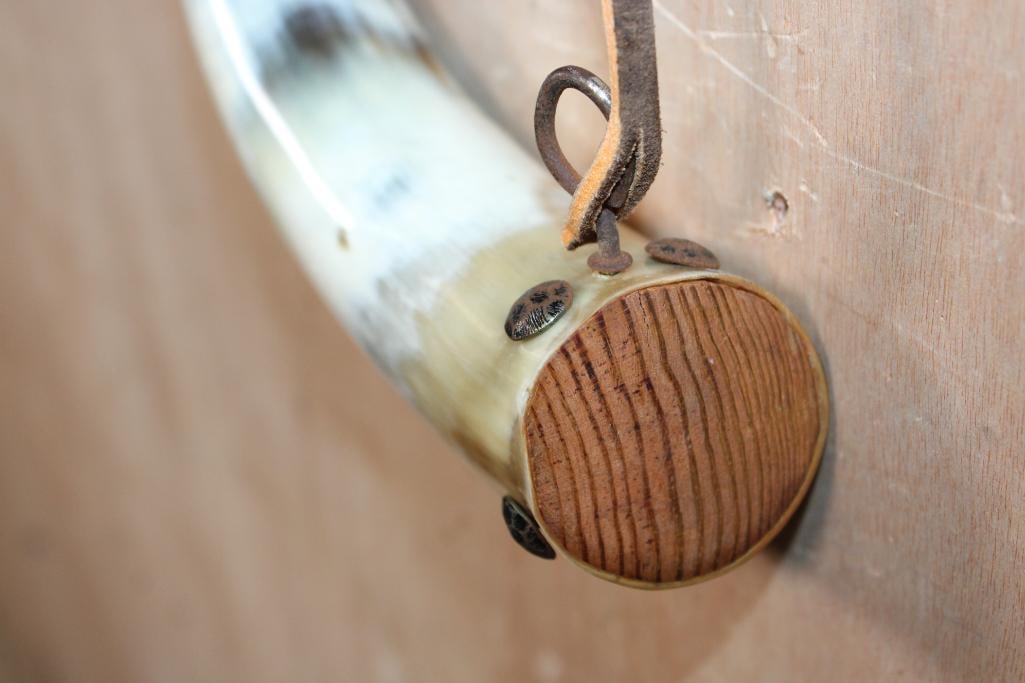 Vintage Hand-made POWDER HORN with a Leather Strap - 6