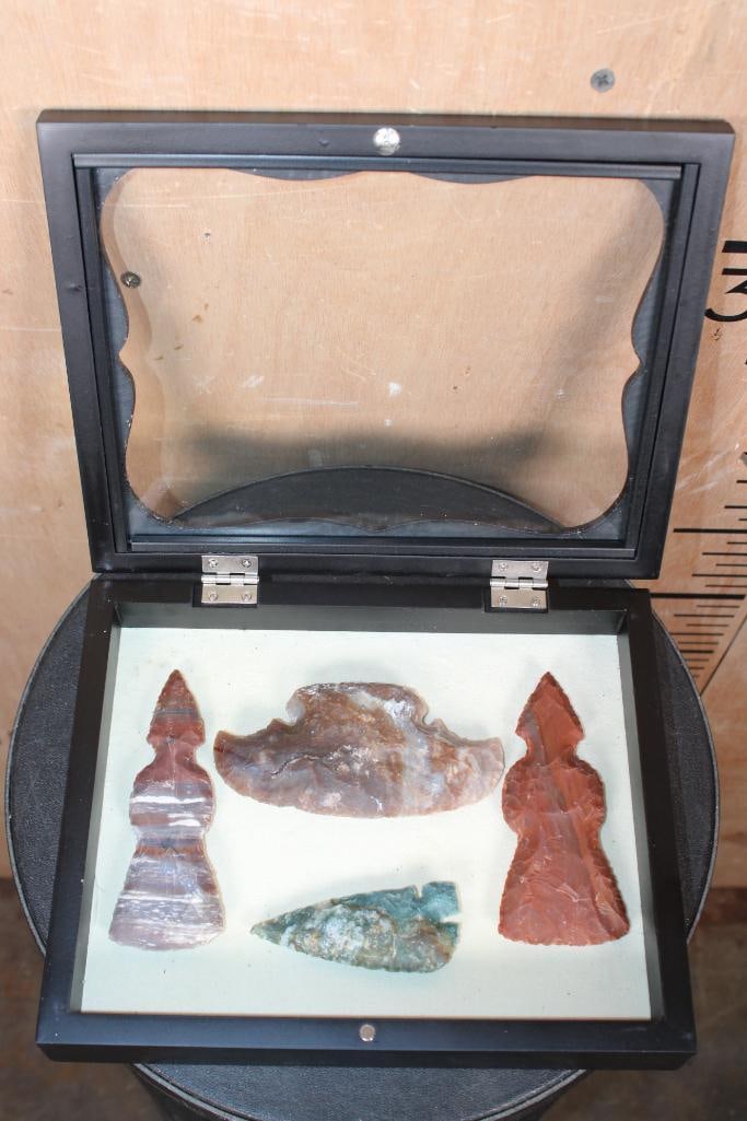(4) Hand-knapped Native American Style ARROWHEADS or Spear Points in a Display Case - 2