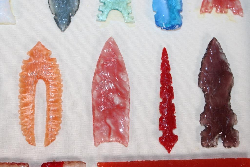 (33) Colorful Hand-knapped Native American Style Glass ARROWHEADS or Projectile Points in a - 7
