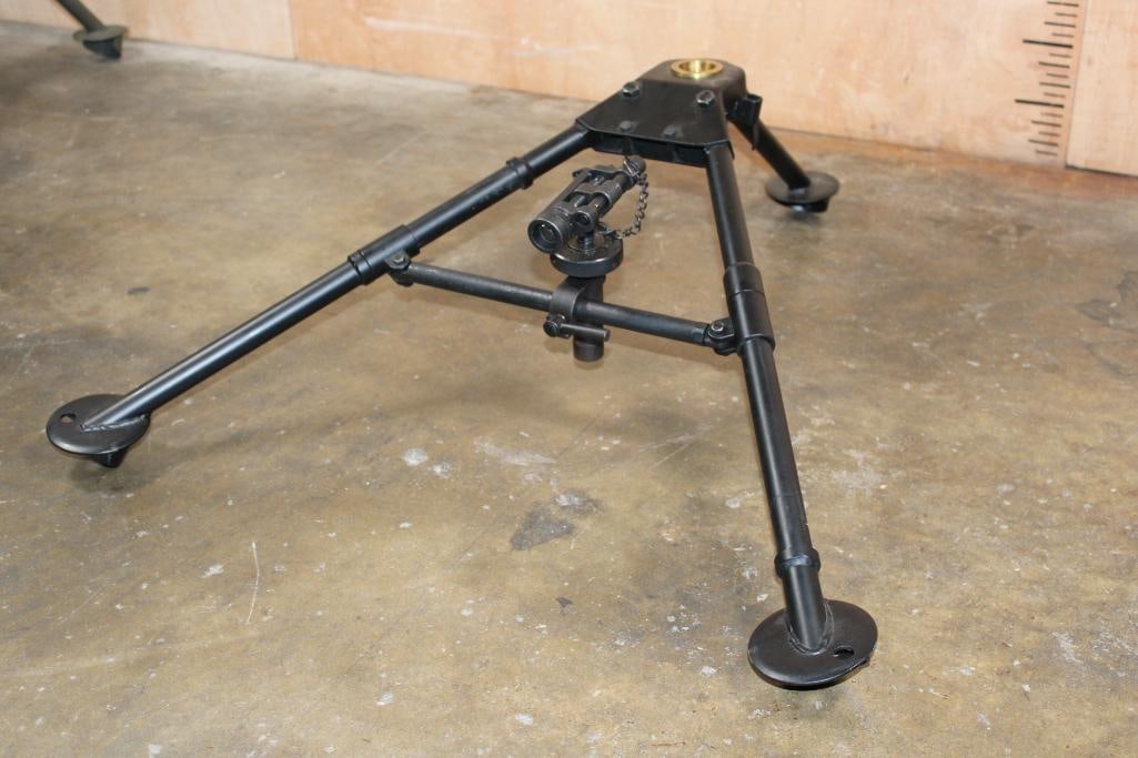 Modern Unbranded MACHINE GUN TRIPOD: Modern Unbranded MACHINE GUN TRIPOD (T and E) Traverse and Elevation Assembly. MACHINE GUNS 