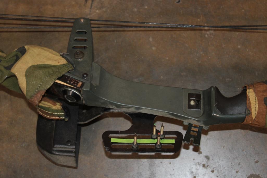 Ben Pearson COMPOUND BOW - 3