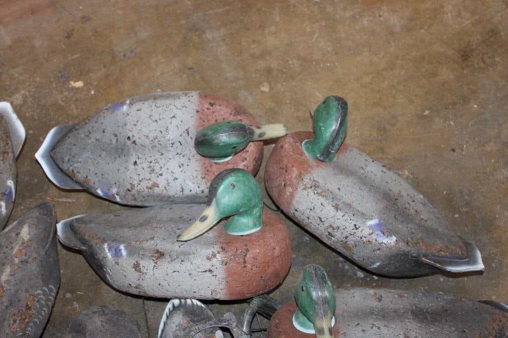 (12) Cork Duck Hunting DECOYS with a Big Camouflage Bag - 3