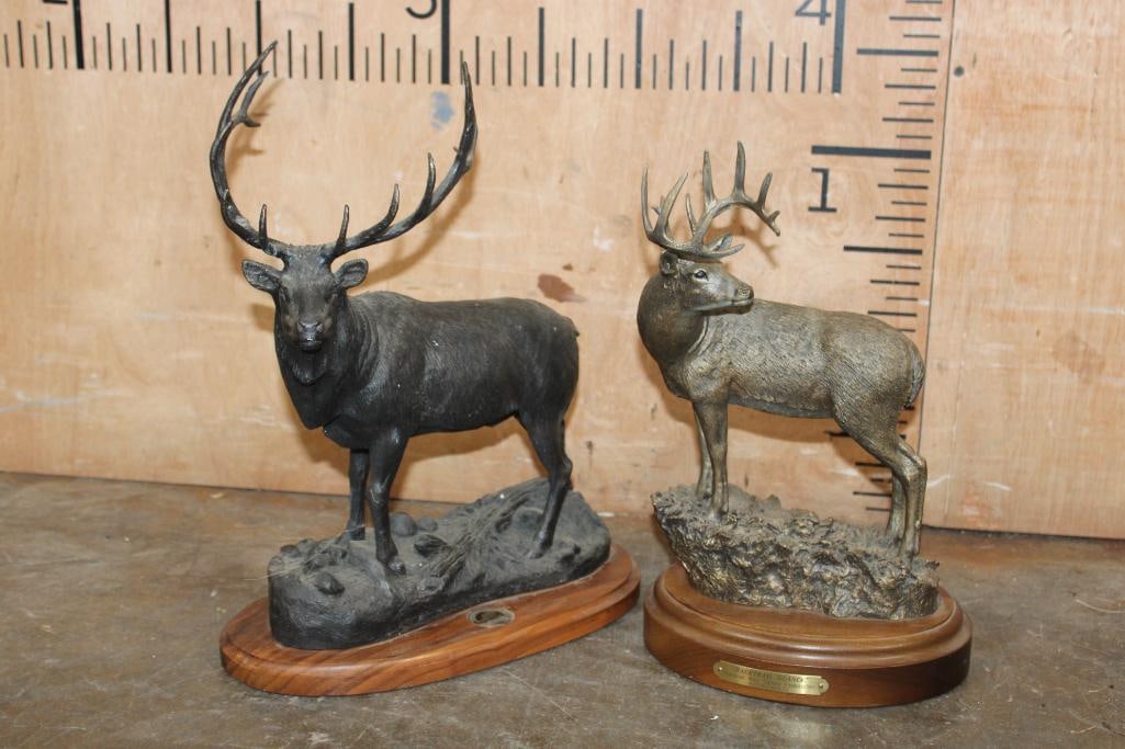 (2) National Wild Turkey Federation SCULPTURES on Wood Bases: 2 National Wild Turkey Federation SCULPTURES on Wood Bases. 1998 Turkey Federation #463/950 with a broken antler. It measures 14" Long x 16" Tall. "Backtrail Glance" by the National Wild Turkey