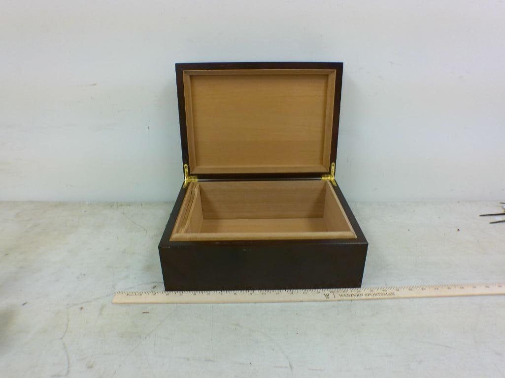 Vintage Wooden HUMIDOR or Valet Box - 2