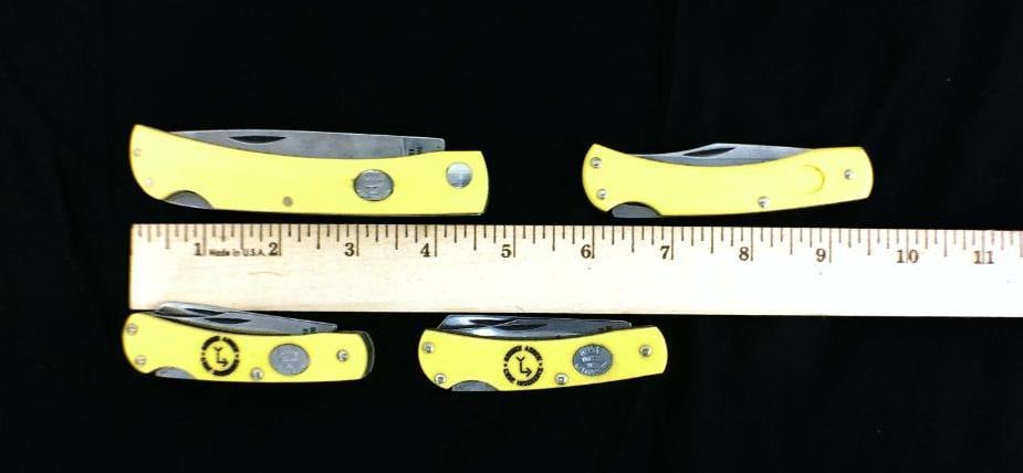 (4) Moore Maker POCKET KNIVES: 4 More Maker POCKET KNIVES. They measure, 4.5", 3.5", 2.5", 2.5" Long (when closed) each. POCKET KNIVES 