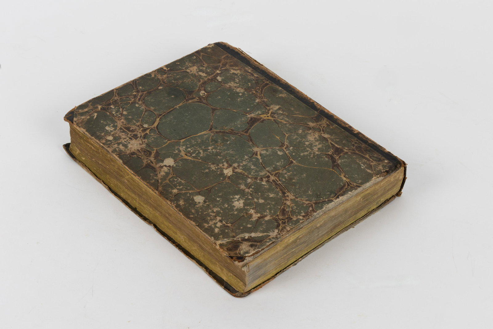 On the Laws of Ritual Slaughtering. Zolkiew 1840: On the title page appears the signature of Rabbi David Deutsch, Av Beth Din of Myslowice and Zaharoy, (1810-1873). Rabbi Deutsch was a student of Maharam Mordekhay Bennett and the Chatam Sofer. He aut