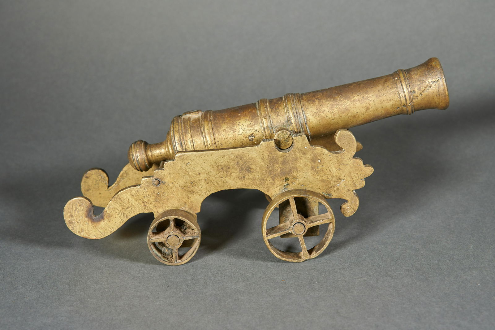 Miniature antique bronze cannon. (1 of 3)