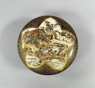 Satsuma Fine Porcelain Box (Kogo) from Famed Maker: Kinkozan Workshop