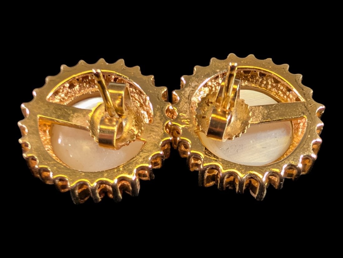 14K Ladies Mabe Pearl & Diamond Earrings 11.5 mm Fine Yellow Gold: Earrings measure 16.2 mm. Weighs 8 grams. 48 diamonds color H. 14K Ladies Mabe Pearl & Diamond Earrings 11.5 mm Fine Yellow Gold