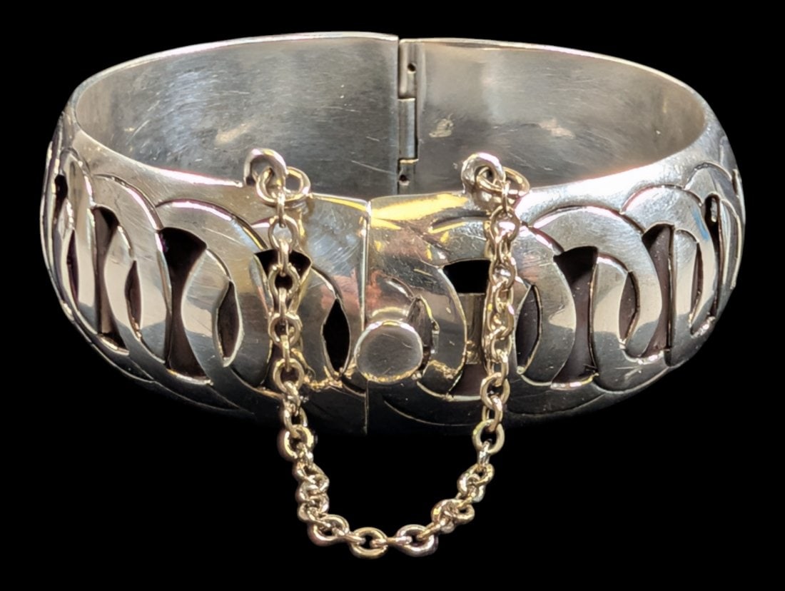 Vintage Txco JCB Modernist Hinged Sterling Silver Bangle Bracelet: Vintage Mexcican Taxco Sterling Silver Modernist Bangle Bracelet Hallmarked Mexico Sterling. Vintage Txco JCB Modernist Hinged Sterling Silver Bangle Bracelet