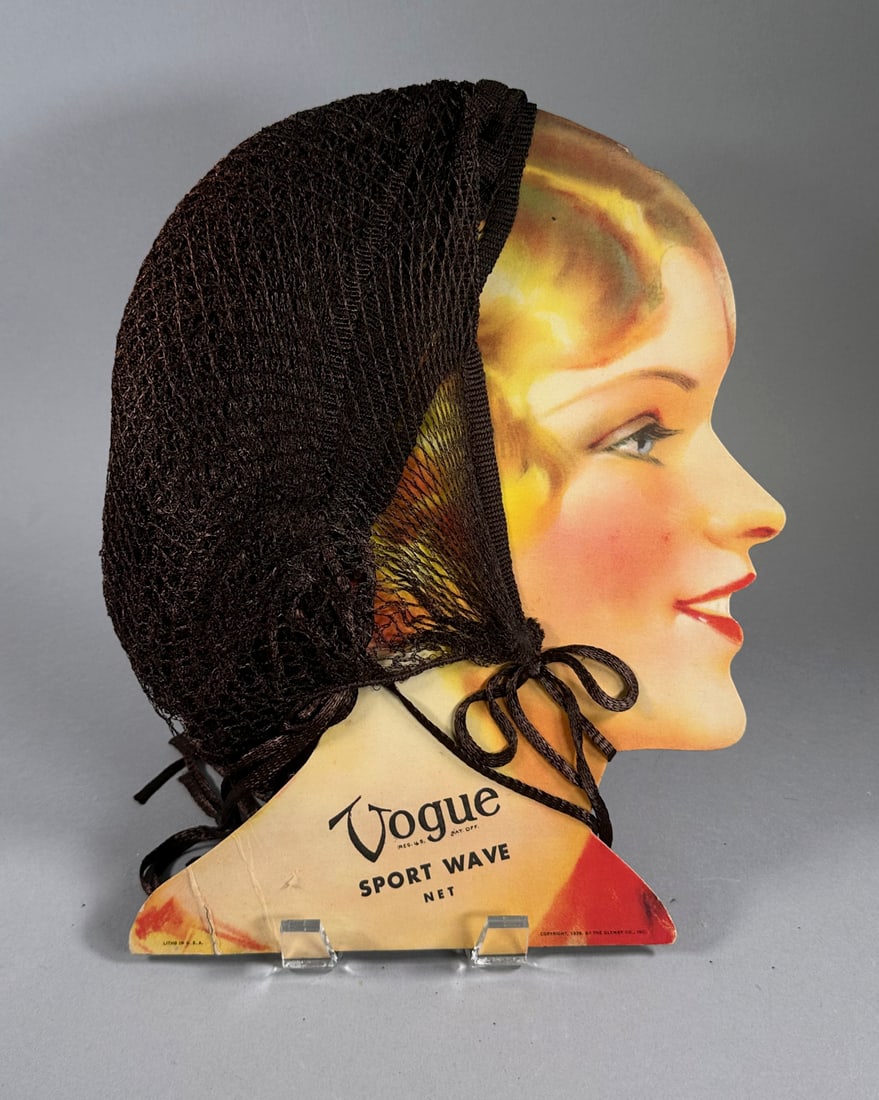 1936 Vogue Sportwave Snood Net by Glemby Co. Cardboard USA Lithograph: 1936 Vogue Sportwave Snood Net by Glemby Co. Cardboard USA Lithograph Wear appropriate for its age.