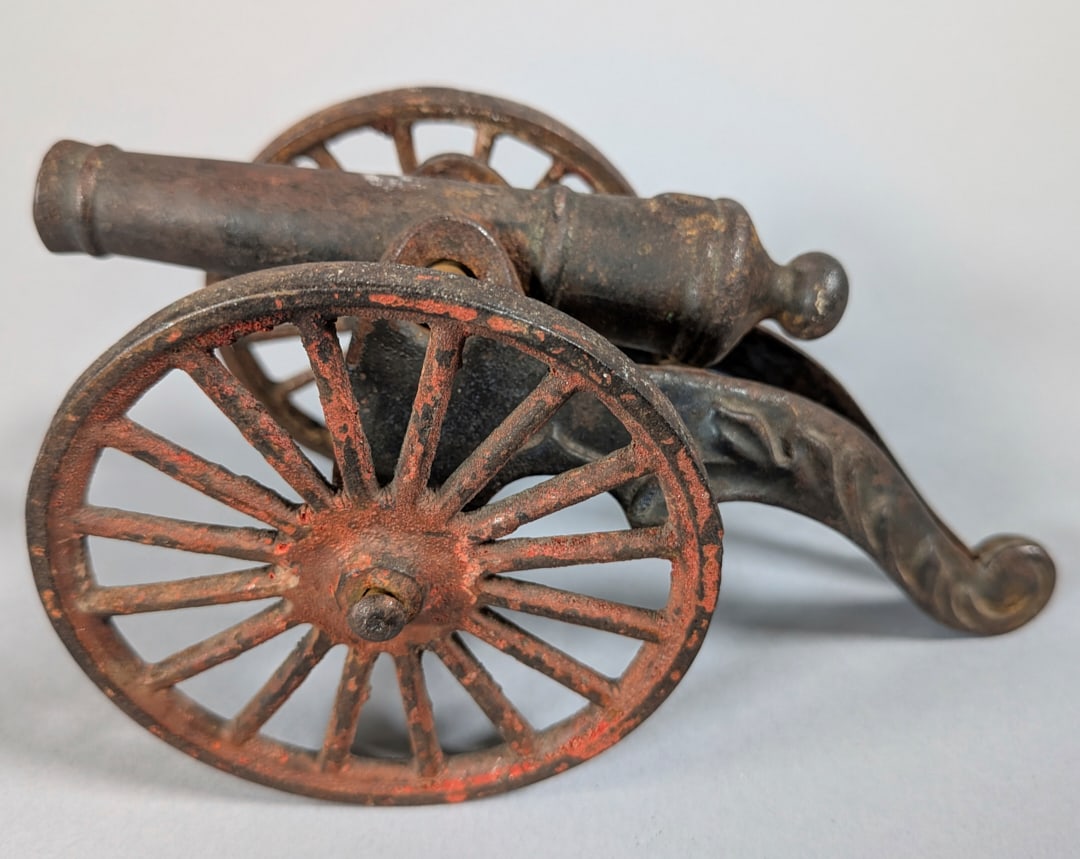 Cast Iron Vintage Toy Canon (1 of 2)
