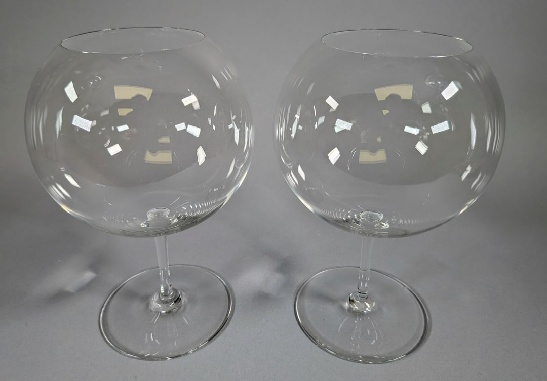 Baccarat Burgundy Wine Goblet 9 in. Roman?e Conti: Baccarat Burgundy Wine Goblet 9 in. Roman?e Conti.