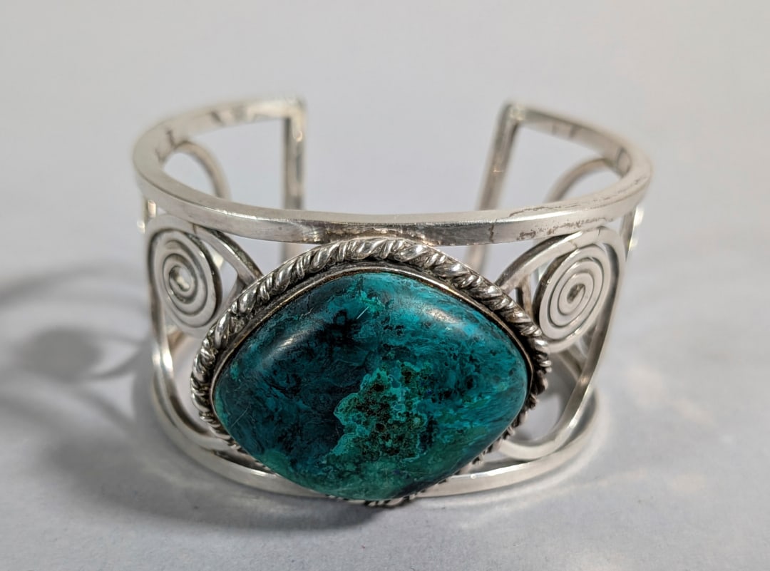 Sterling Mexican Azurite Vintage Cuff Bracelet: Sterling Mexican Azurite Vintage Cuff Bracelet.