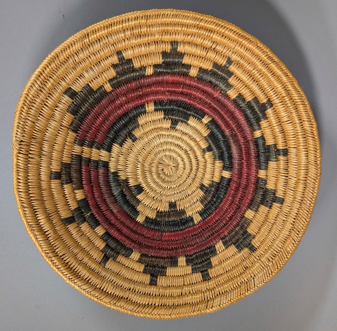 Navaho Wedding Basket ca. 1940 (1 of 2)