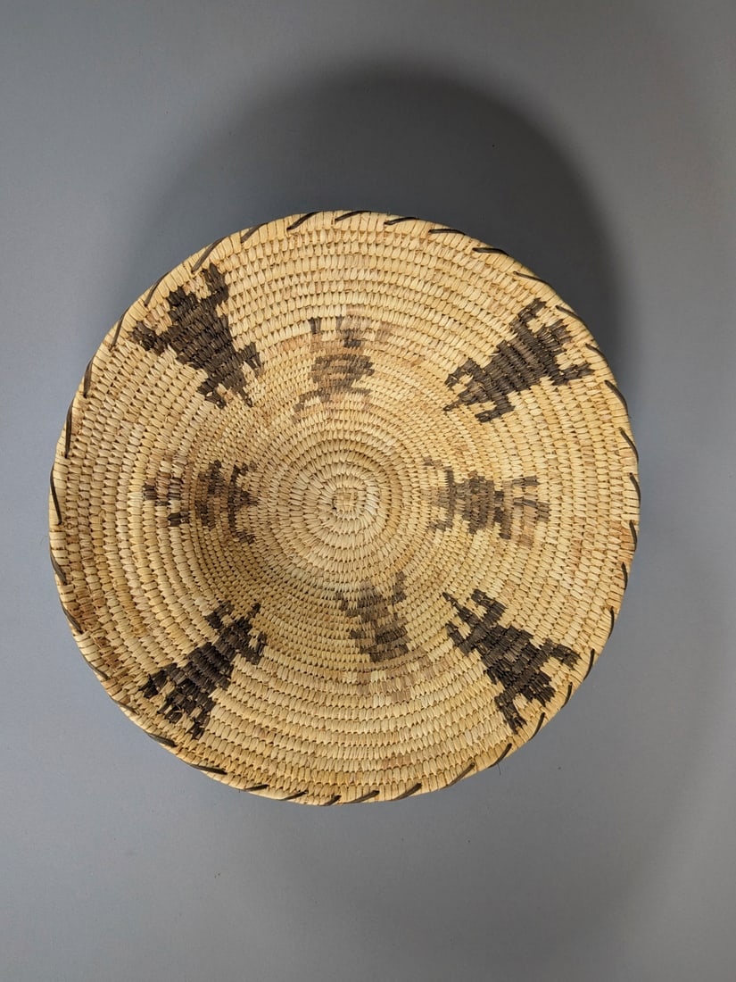 Papago Lizard Bowl Native Basket ca. 1960 (1 of 4)