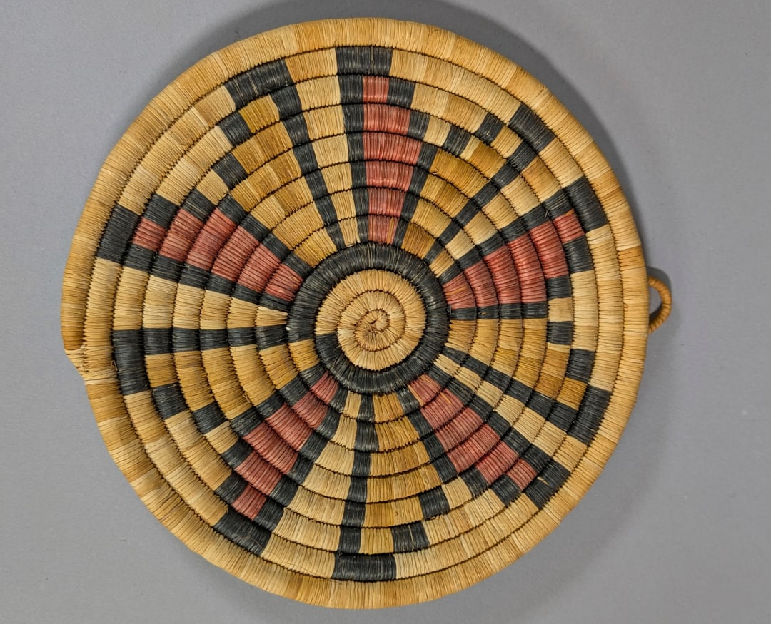 Hopi Native American Basket Plaque ca. 1950 (1 of 2)
