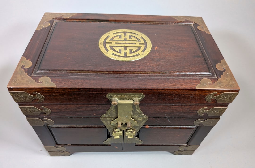 Asian Cherry Jewelry Box: Asian Cherry Jewelry Box.